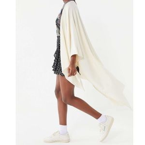 URBAN OUTFITTERS IVORY KIMONO